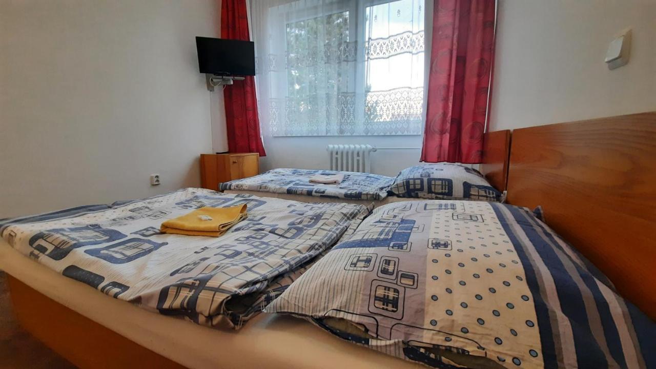 Hotel Kristl Pardubice Luaran gambar